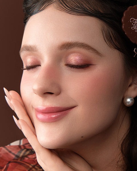 Flower Knows The Sweetie Bear 6-Color Makeup Palette - 02 Strawberry Milk